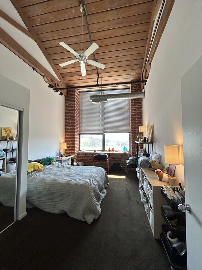 Building Photo - The Lofts At Chimney Hill