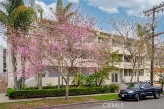Building Photo - 1422 N Curson Ave