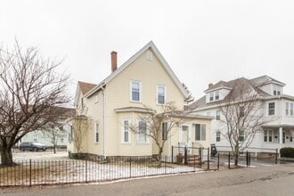 Building Photo - 18 Taber St