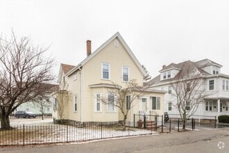 Building Photo - 18 Taber St