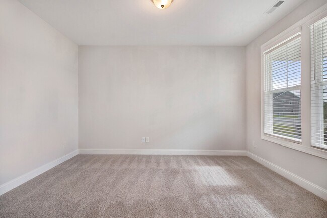 Foto del edificio - 105 Salmon Ln