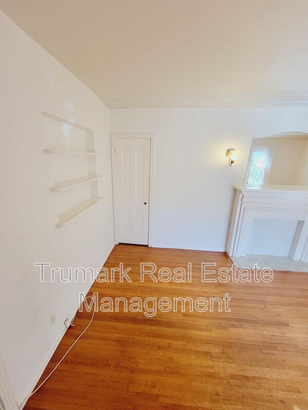 Building Photo - 3741 Los Feliz Blvd