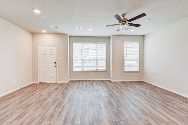 Foto del edificio - 11938 Amber Oak Wy
