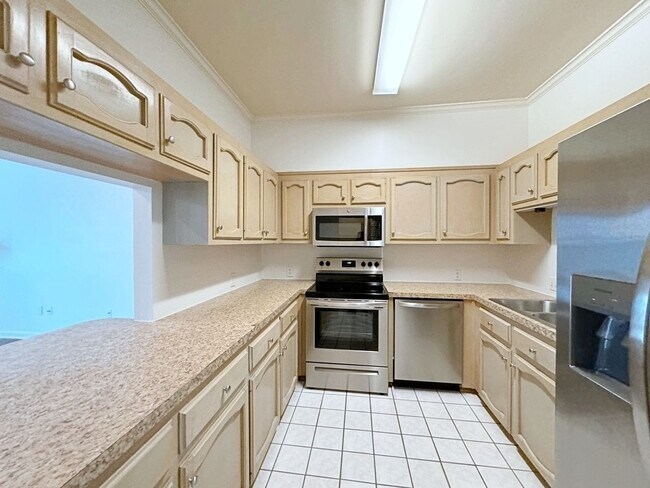Foto del edificio - 3 Bedroom Townhouse in Cypress Point Subdi...