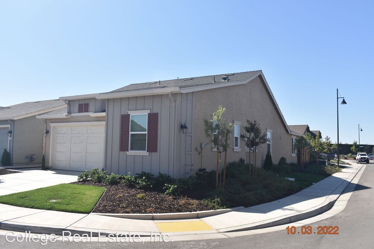 2 br, 2 bath House 694 Larkmont St. House Rental in Manteca, CA