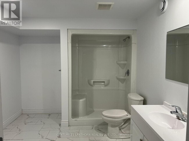 Photo du bâtiment - 64 Markland Ave