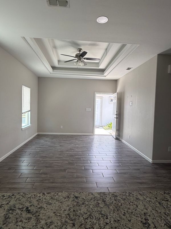 Building Photo - 5800 Sandpiper Ave