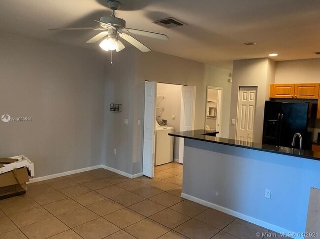 Foto del edificio - 8273 SW 25th Ct