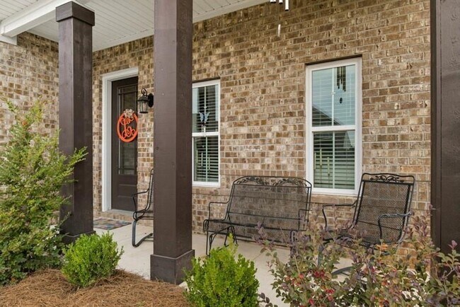 Foto del edificio - Exceptional Home in Donahue Ridge!