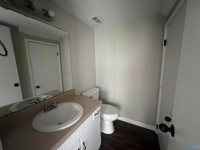 Foto del edificio - 9007 Mahogany Row SE