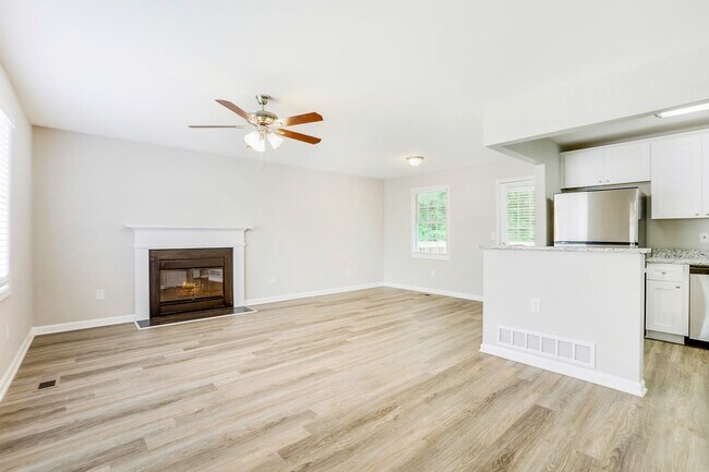 Building Photo - 106 Brookside Ct
