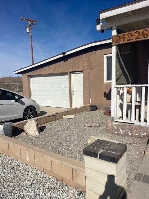 Primary Photo - 21226 Stoddard Wells Rd