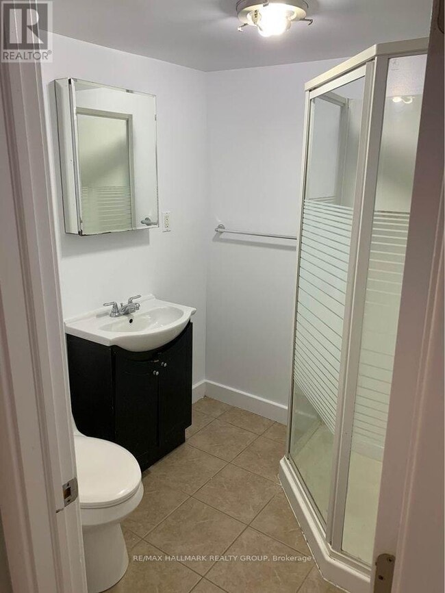 Building Photo - 64 Cobourg St