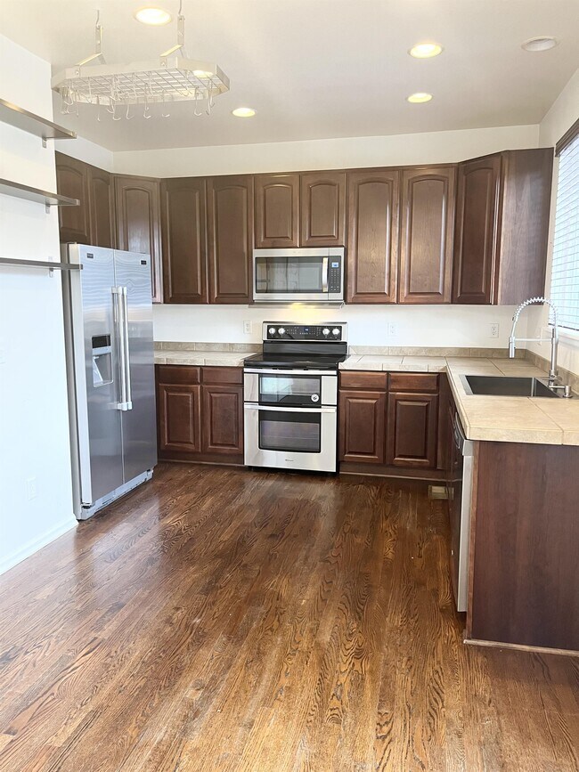 Foto del edificio - 1327 Graham Cir