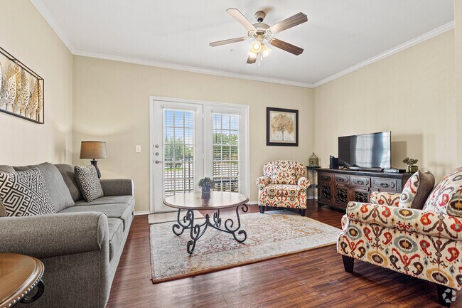 1BR, 1BA - 720SF - Living - Northwood Luxury Apartments