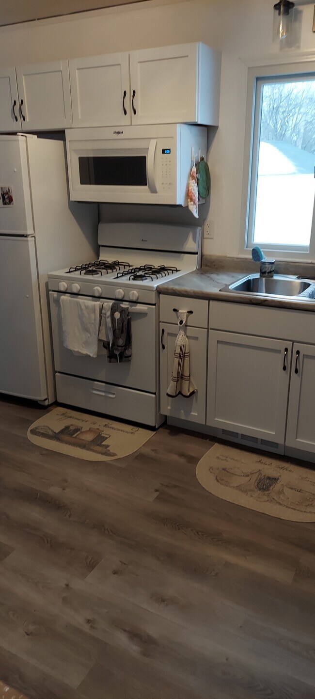 Kitchen - 1719 Oshkosh Ave