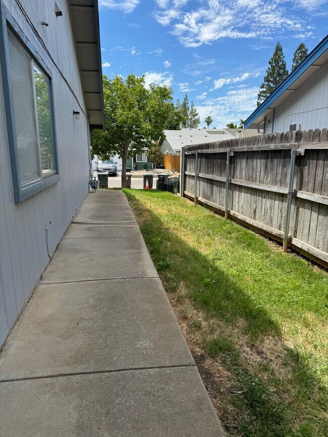 10471 Sierra Crst Dr Unit 10471, Rancho Cordova, CA 95670 Room for