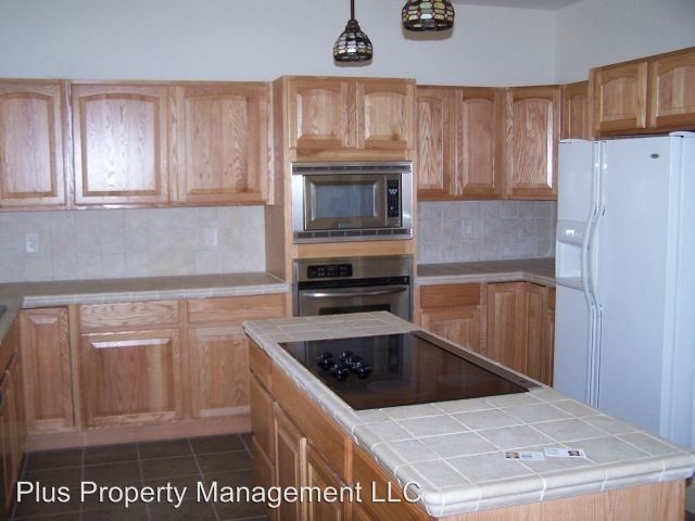 Building Photo - 4 br, 2.5 bath House - 2955 NW Lucus Ct