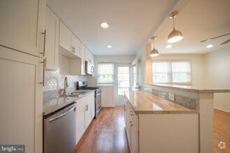 Building Photo - 1106 Linden Ave