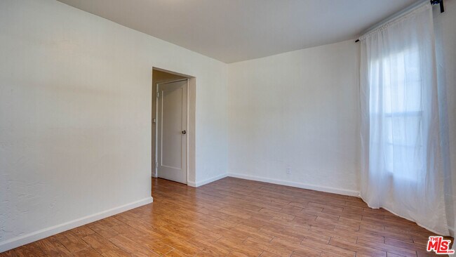 Building Photo - 1626 S Mansfield Ave