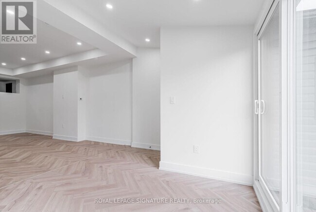 Photo du bâtiment - 861 O'Connor Dr