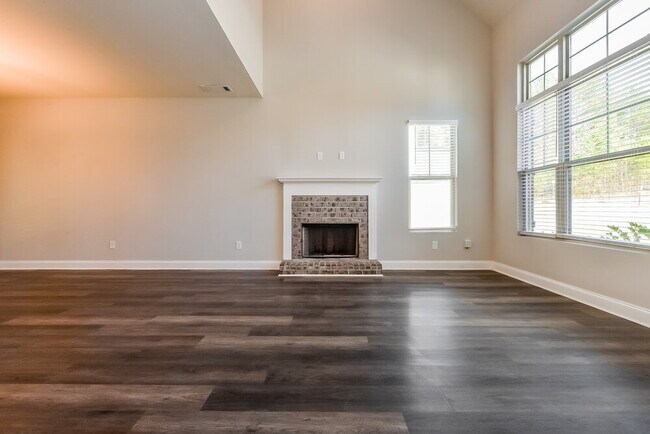 Building Photo - 1163 Pebble Ridge Dr