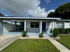 Building Photo - 221 SW 68th Ave