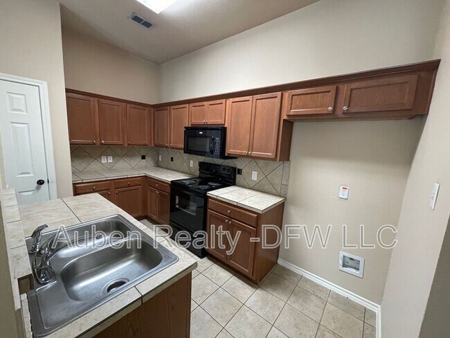 Foto del edificio - 1426 Ravenwood Dr