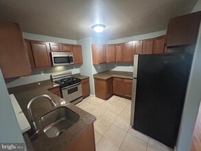 Building Photo - 316 Van Sant Dr