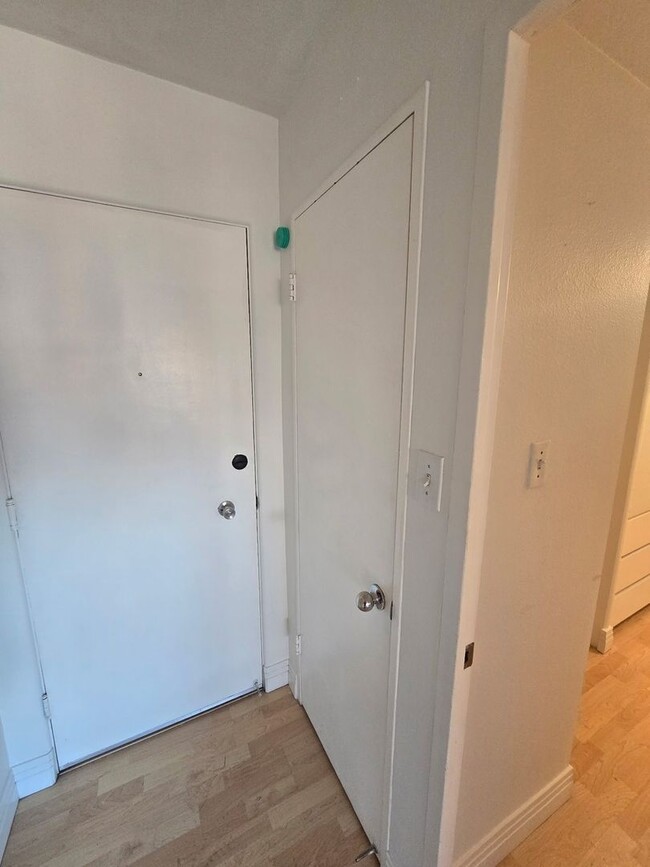 Foto del edificio - 1196 N Grant St