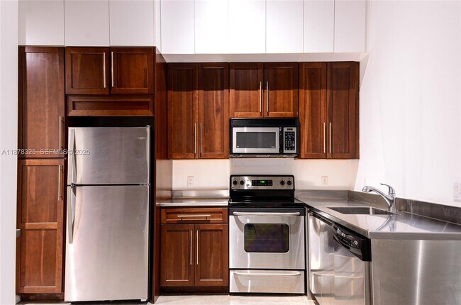 Foto del edificio - 250 NW 23rd St