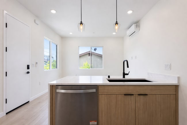 Building Photo - 5531 Olvera Ave