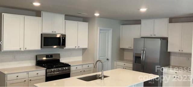 Building Photo - 127 Hazelnut Wy