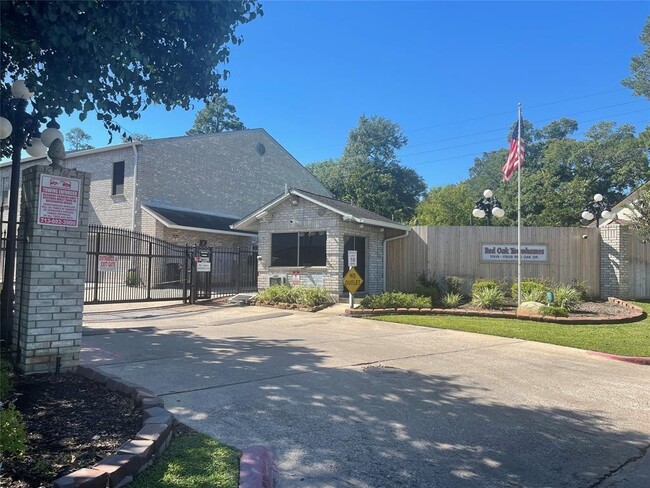 Foto del edificio - 17573 Red Oak Dr