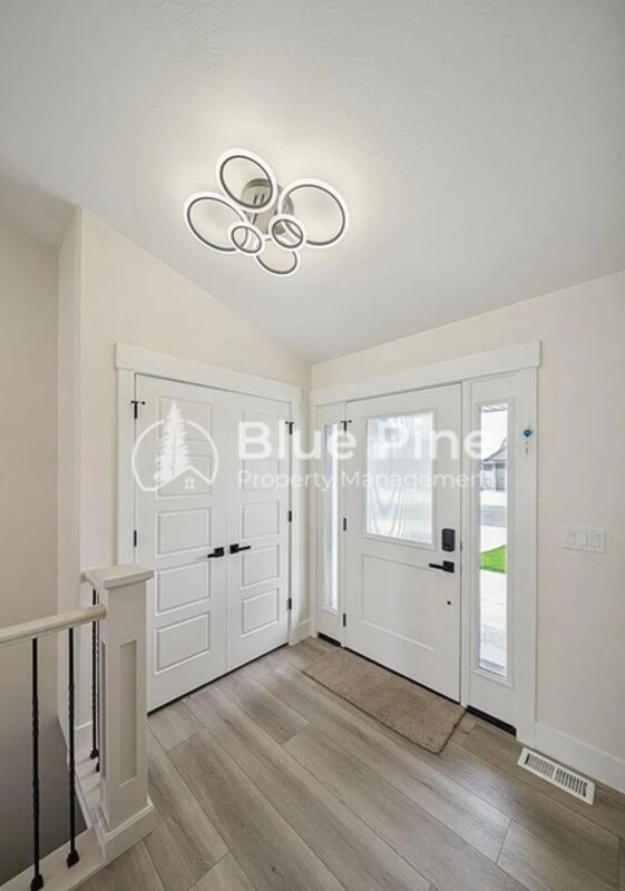 Building Photo - 184 Galena Smt