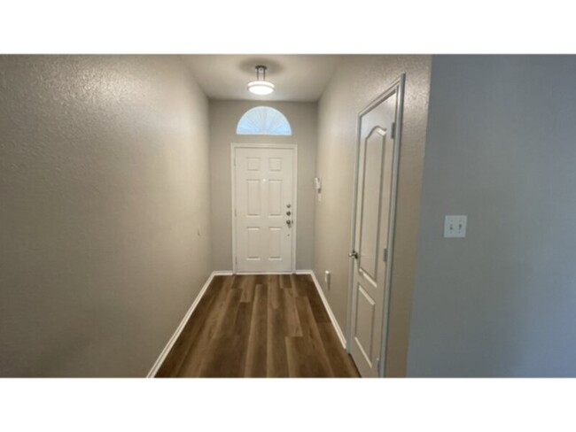 Building Photo - Beautifully Upgraded 2 Story Home in Crowl...