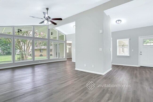 Foto del edificio - 2557 Kings Park Cir