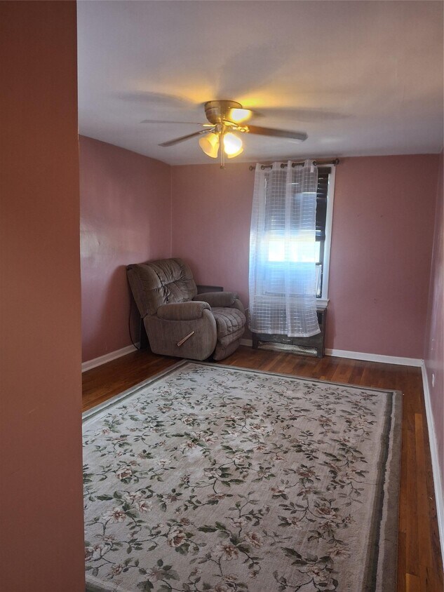 Foto principal - 3231 Barker Ave