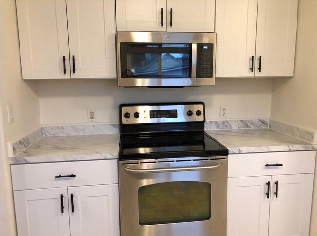 Foto del edificio - 4225 Mahrt Ave SE