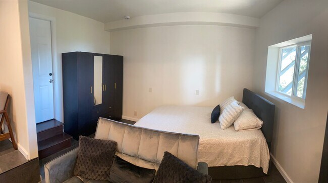 Building Photo - 266 Orion Ln