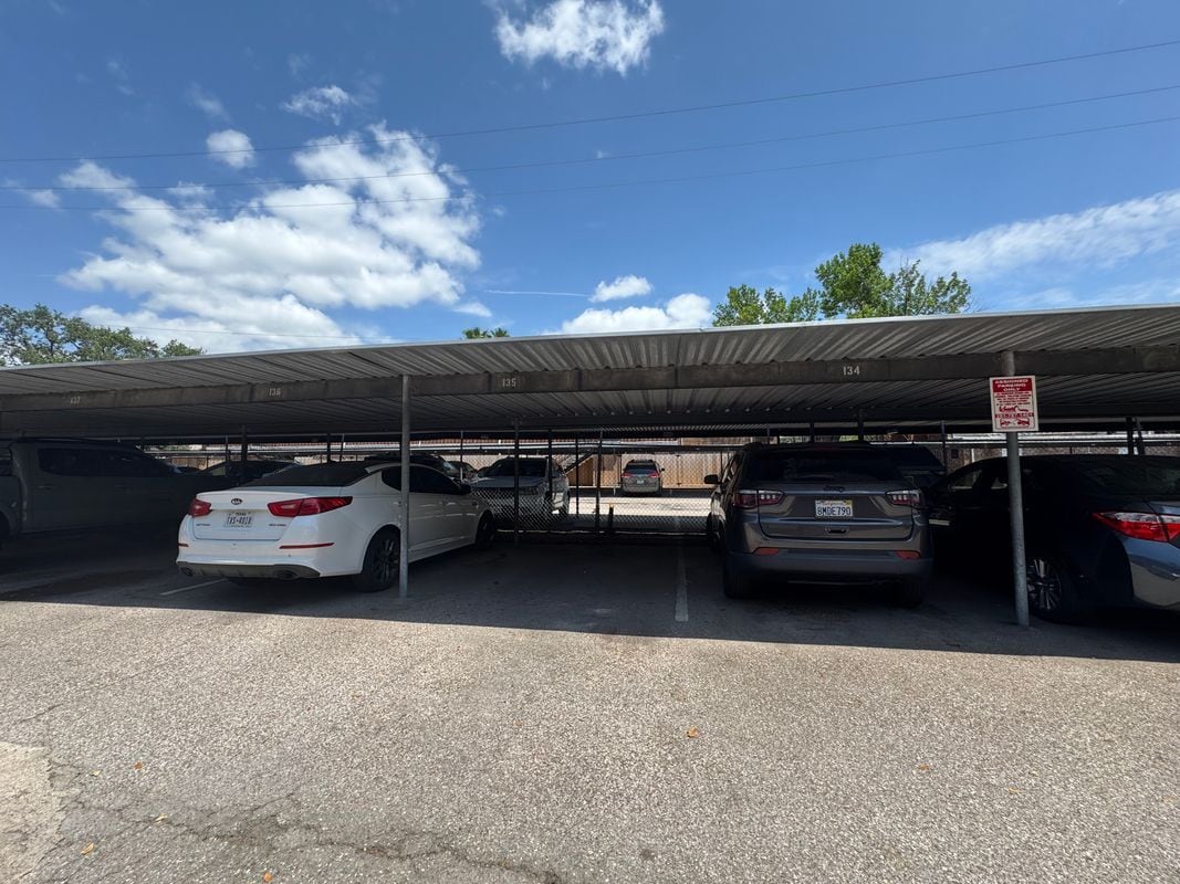 Foto del edificio - 6405 Westward St