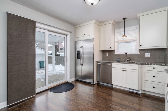 Foto del edificio - 537 Bird Ave