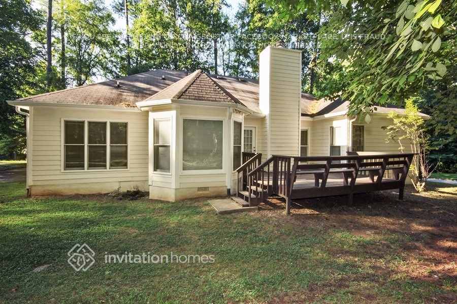 Foto del edificio - 235 Fairview Chase Rd