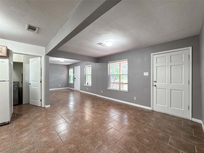 Building Photo - 4717 Heron St