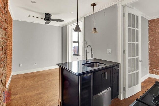 Foto del edificio - 314 E 106th St