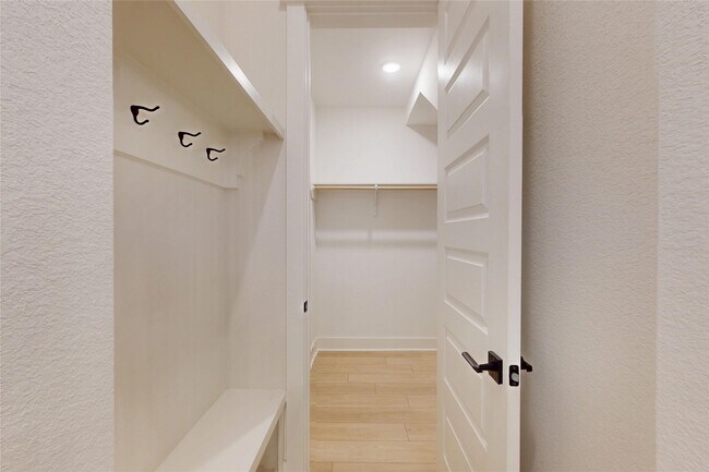 Building Photo - 3113 Somerset Levens Ln