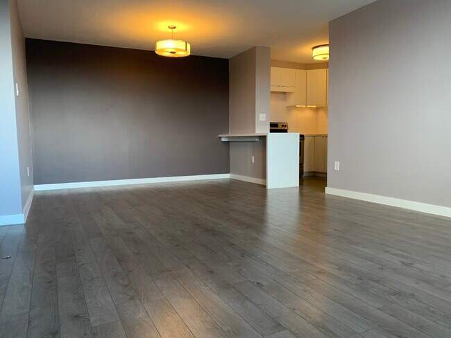 Dinning/Living - 212 Kerr St