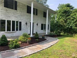 Building Photo - 38 William Puckey Dr