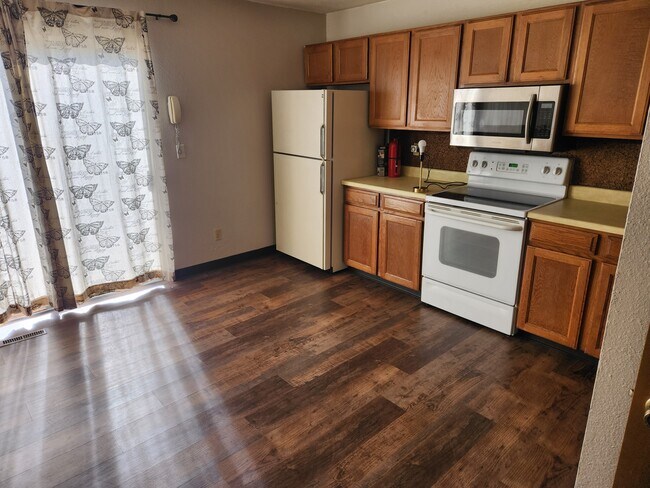 Cocina - 8945 Field St