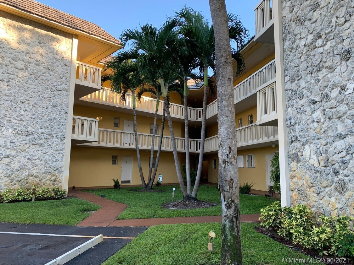 7440 Miami Lakes Dr Unit F304, Hialeah, FL 33014 Condo for Rent in